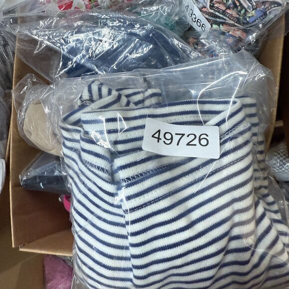 Quacker Factory T-Shirt Women M Medium White Striped Embroidered Short Sleeve - Picture 7 of 7